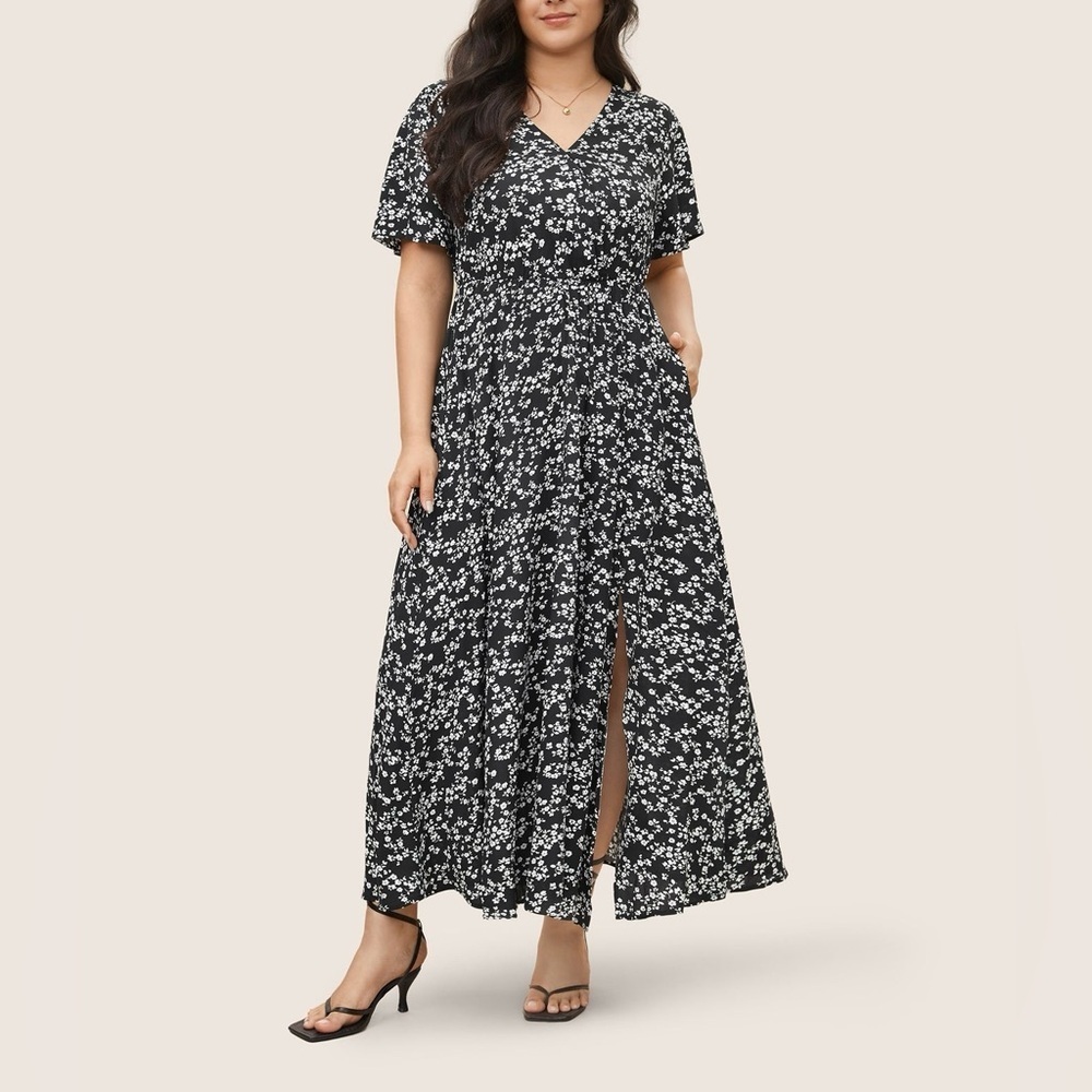 BloomChic Black & White Floral Maxi Dress Women’s US 20 V-Neck Short Sleeve Slit